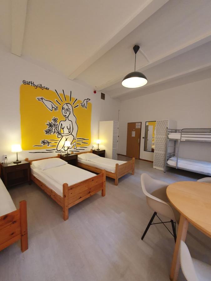 Bed 6-Bed Female Dormitory Room